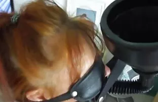 XXX Chica muestra videos xxx español latino un coño peludo durante un concurso de cuerpos calientes
