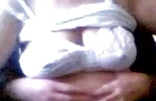XXX Caliente sexy puta en la cama dedos folla su coño hentai xxx audio latino profundo